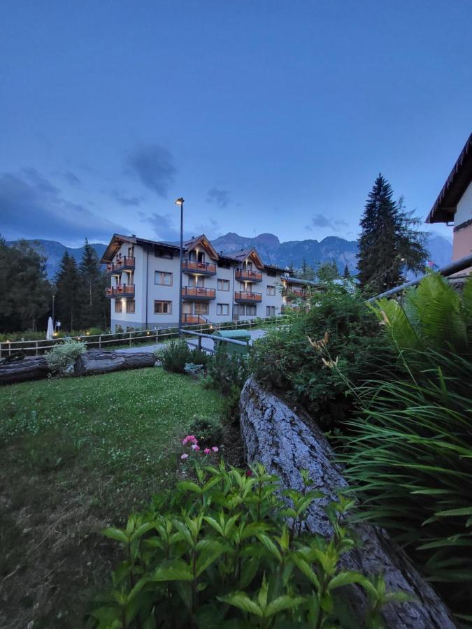 Hotel Fantelli Folgarida Kültér fotó