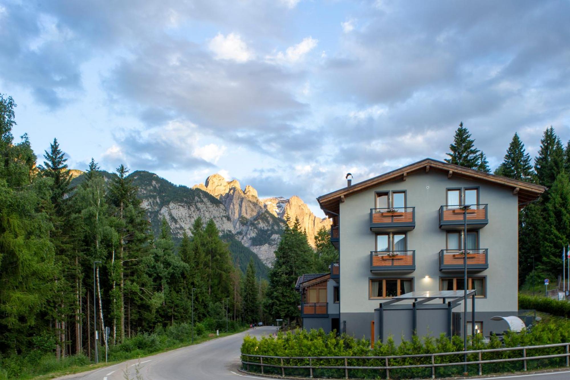 Hotel Fantelli Folgarida Kültér fotó