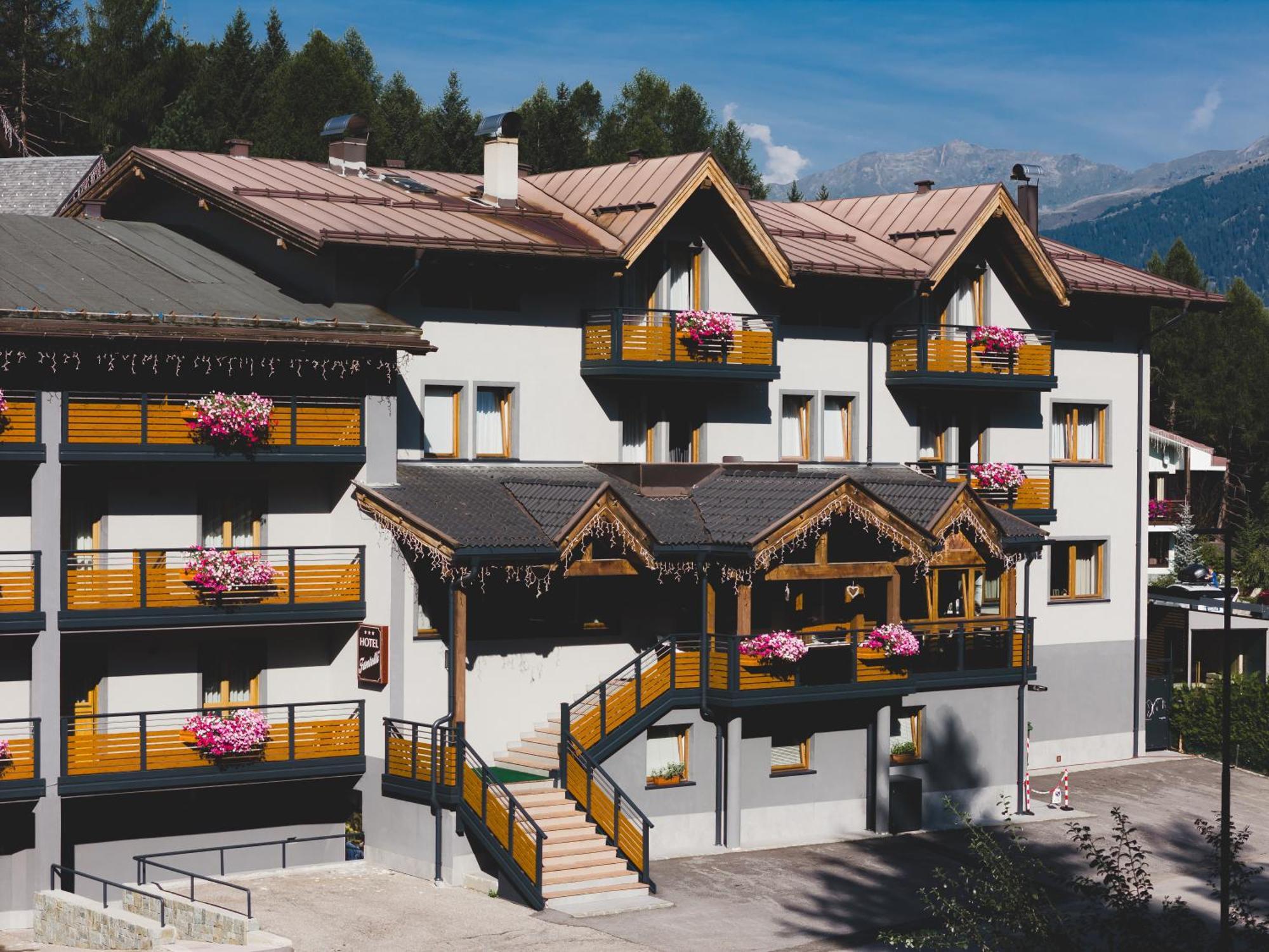 Hotel Fantelli Folgarida Kültér fotó