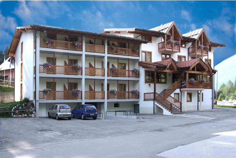 Hotel Fantelli Folgarida Kültér fotó